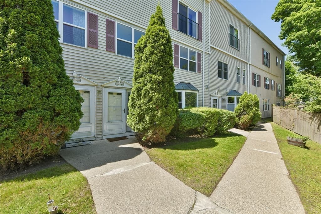 110 Coolidge Hill Rd # 2, Watertown MA 02472 photo 2