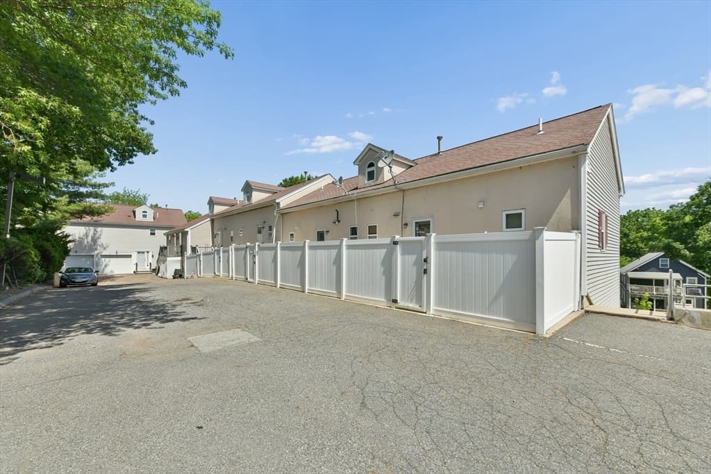 110 Coolidge Hill Rd # 2, Watertown MA 02472 photo 18