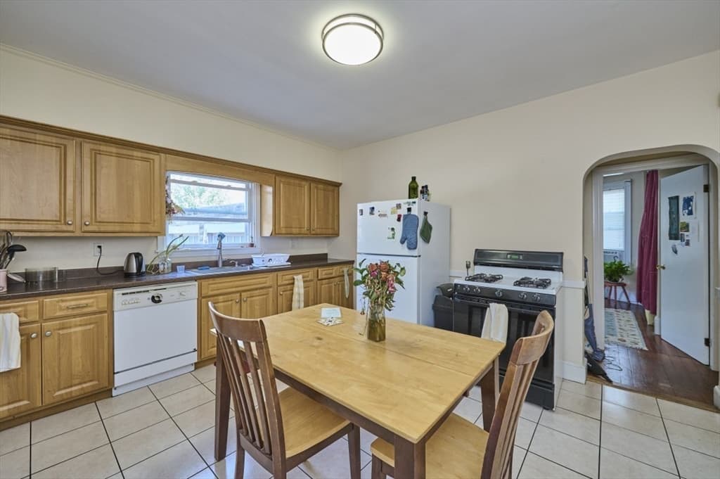 757 Somerville Ave, Somerville MA 02143 photo 17
