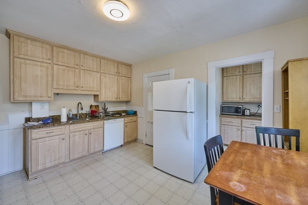 757 Somerville Ave, Somerville MA 02143 photo 28