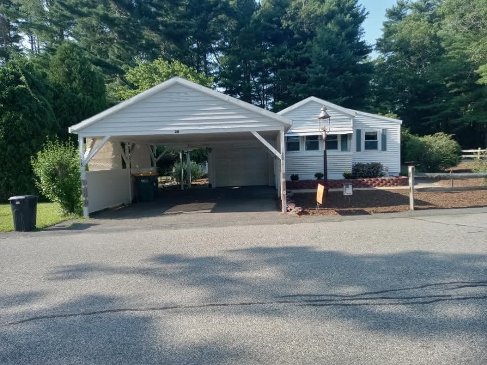 28 Maplewood Drive, Halifax MA 02338