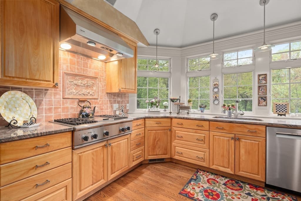 71 Sears Rd, Southborough MA 01772 photo 6