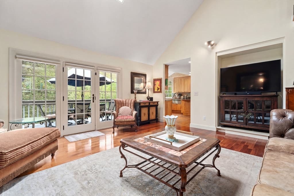 71 Sears Rd, Southborough MA 01772 photo 12