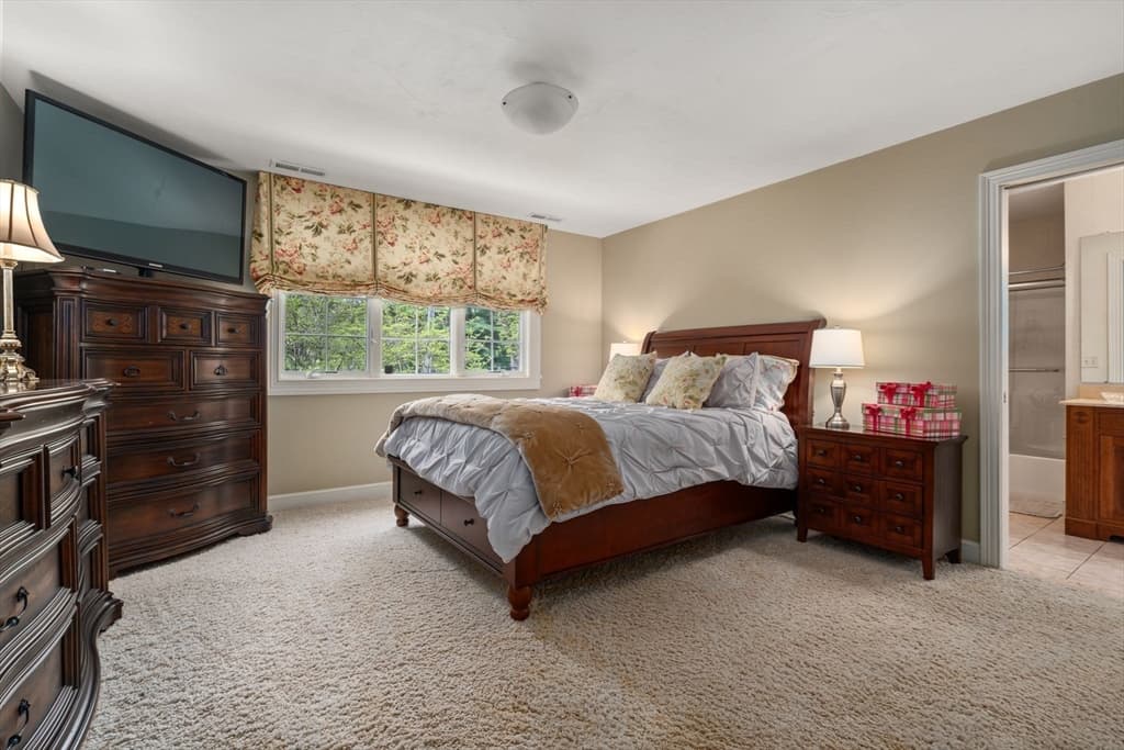 71 Sears Rd, Southborough MA 01772 photo 26