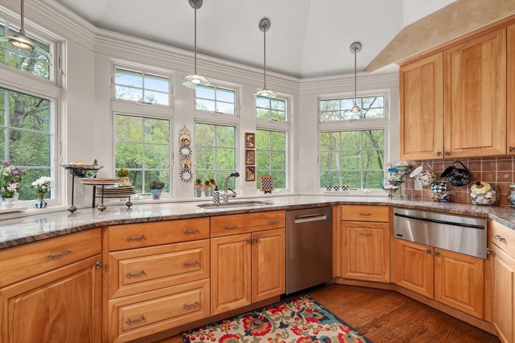 71 Sears Rd, Southborough MA 01772 photo 7