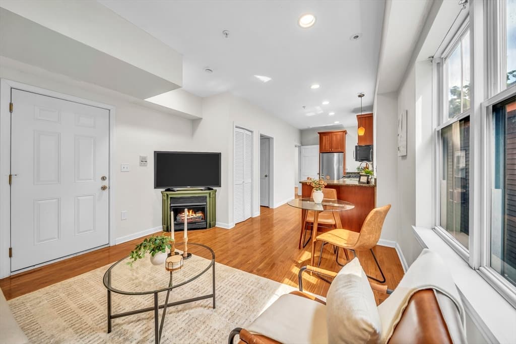 257 Pleasant St # 7, Worcester MA 01609 photo 7