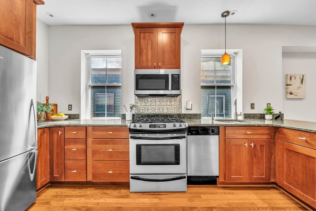 257 Pleasant St # 7, Worcester MA 01609 photo 3