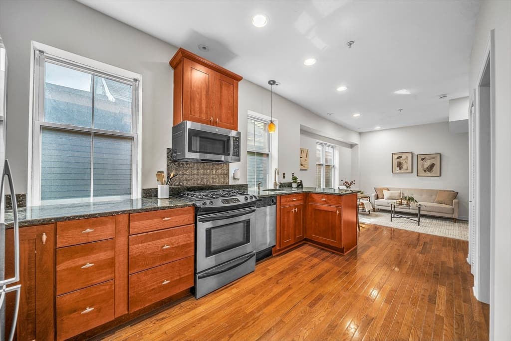 257 Pleasant St # 7, Worcester MA 01609 photo 5