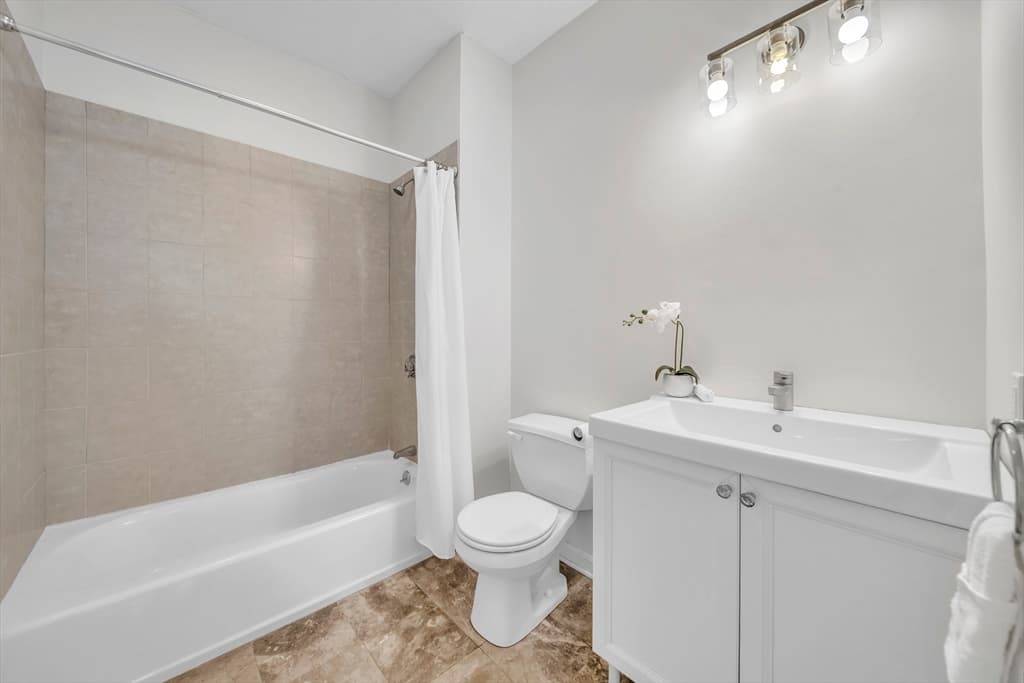 257 Pleasant St # 7, Worcester MA 01609 photo 18
