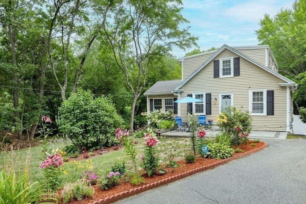 165 Astle St, Tewksbury MA 01876