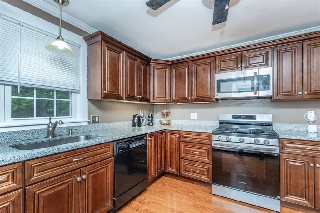 165 Astle St, Tewksbury MA 01876 photo 11