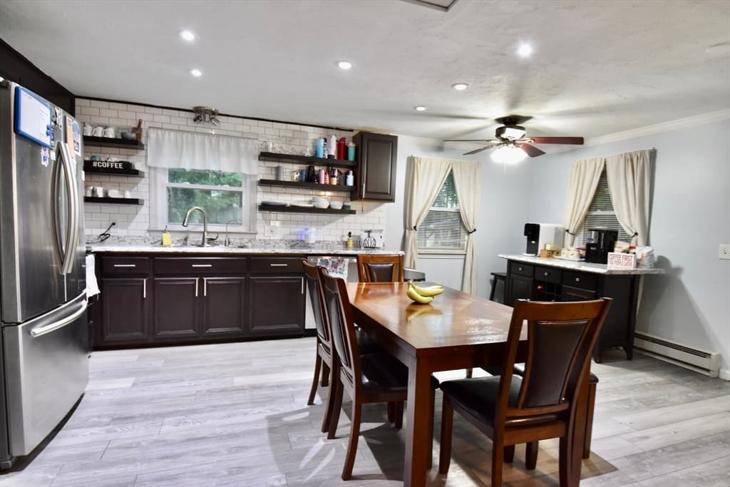 9 Maid Marion St, Oxford MA 01540 photo 6