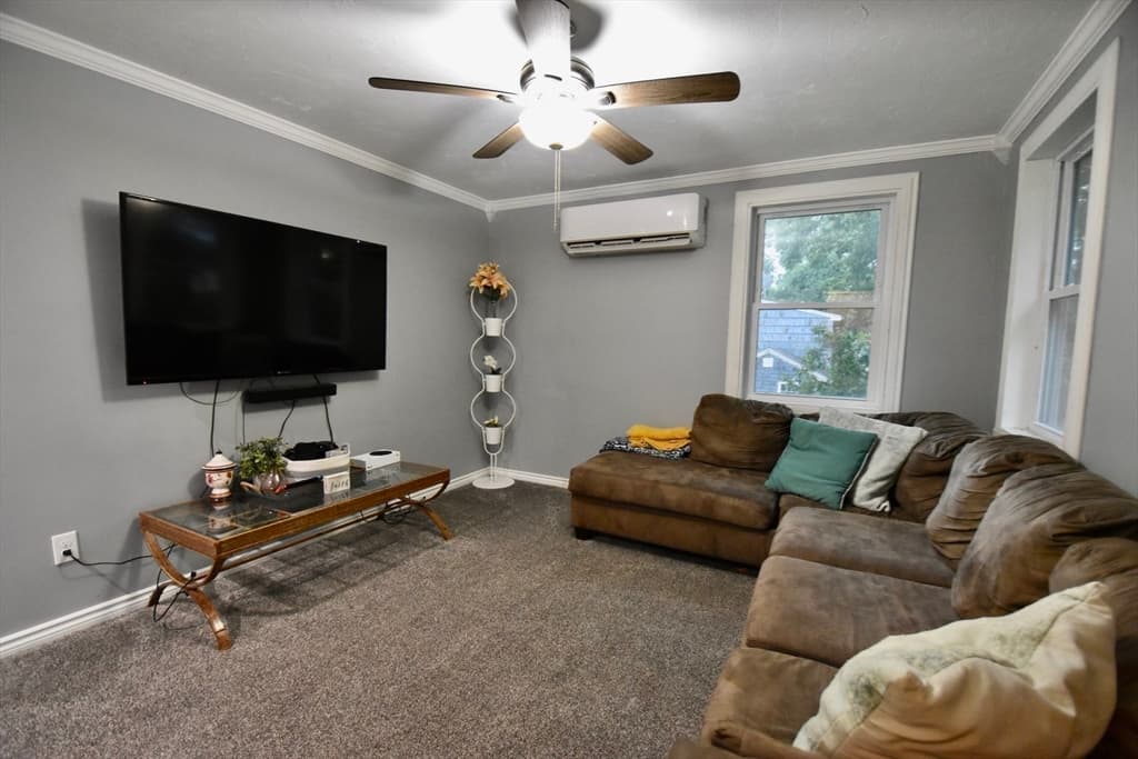 9 Maid Marion St, Oxford MA 01540 photo 19