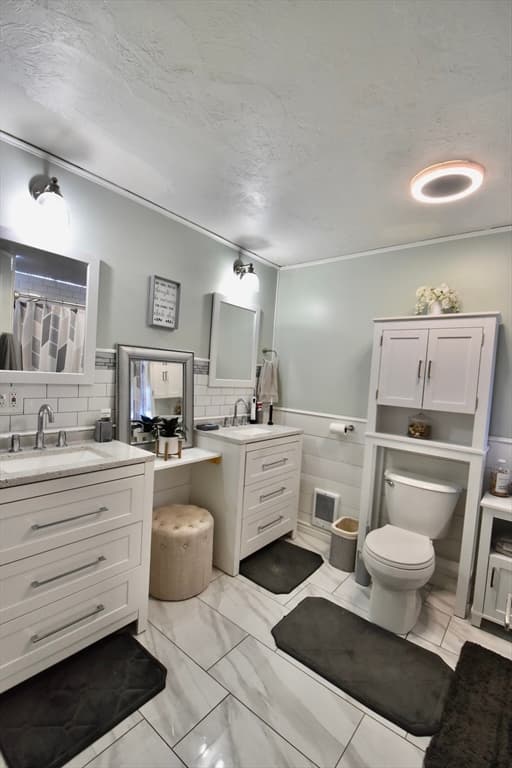 9 Maid Marion St, Oxford MA 01540 photo 4