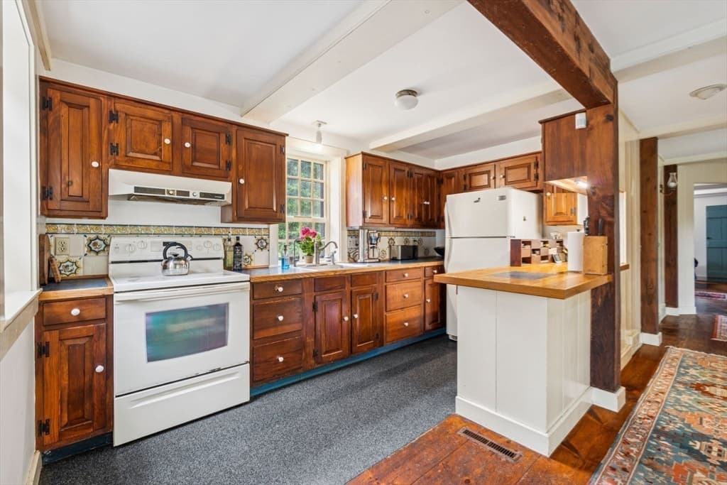 200 Bakerville Rd, Dartmouth MA 02748 photo 8