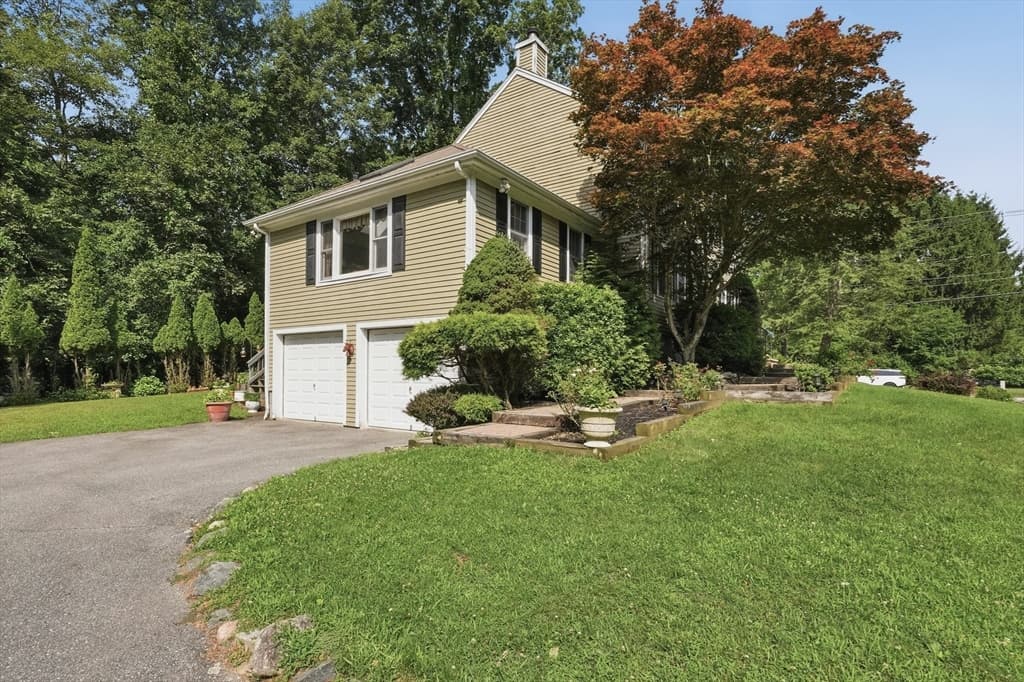 301 Winch St, Framingham MA 01701 photo 2