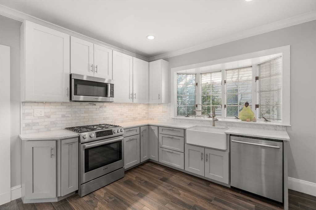 26 Hinckley St # 1, Boston MA 02125 photo 10