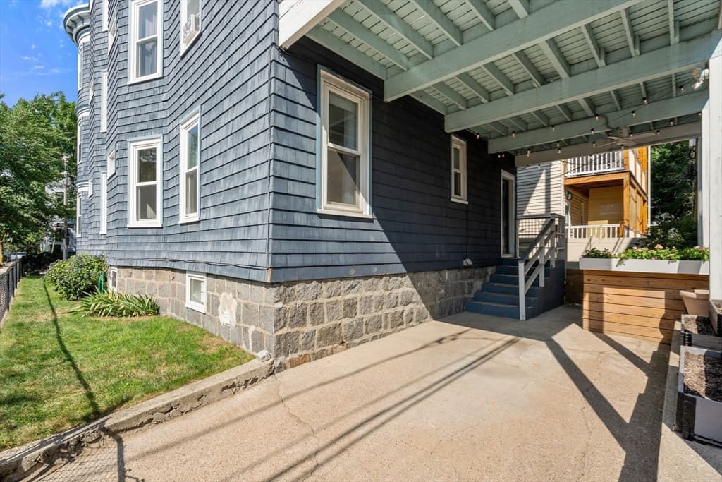 26 Hinckley St # 1, Boston MA 02125 photo 18