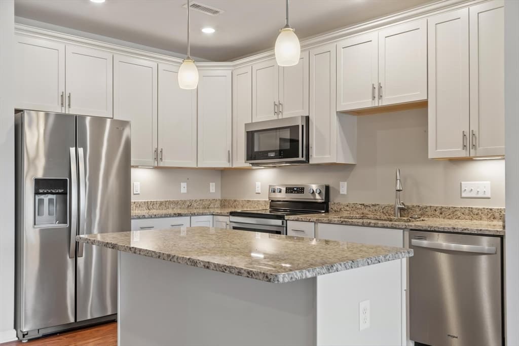 Condominium at 2 Francis Dr # 203, Andover MA 01810, Andover, photo 4 of 32