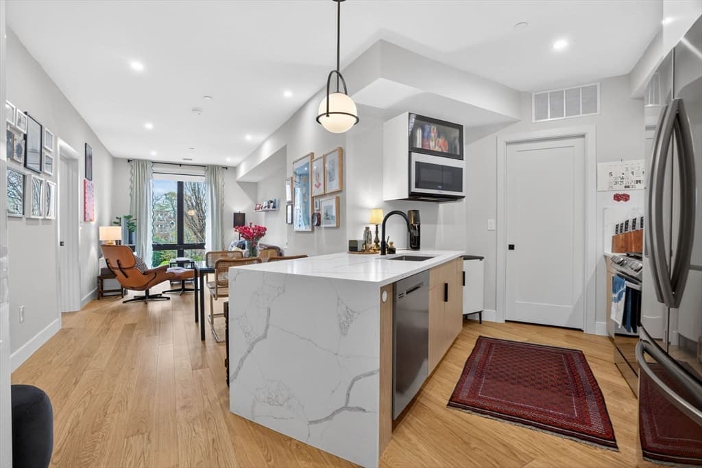 1710 Dorchester Avenue # 202, Boston MA 02124 photo 2