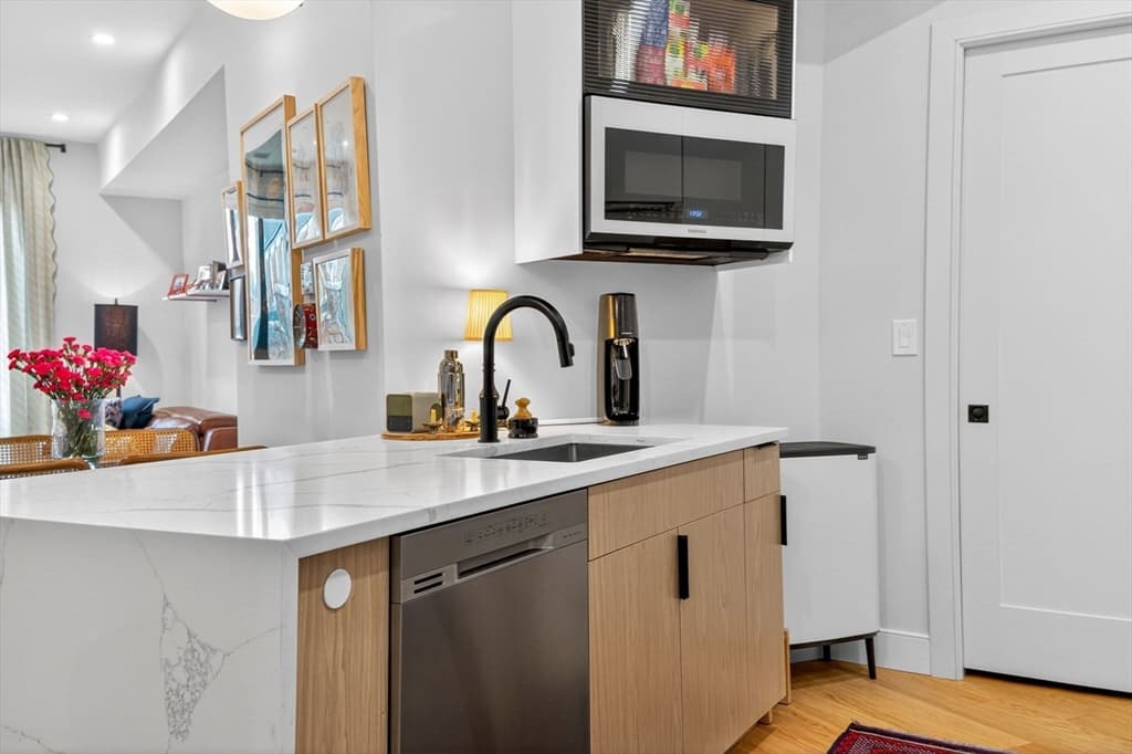 1710 Dorchester Avenue # 202, Boston MA 02124 photo 3