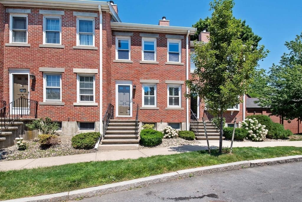 82 Captains Row # 82, Chelsea MA 02150