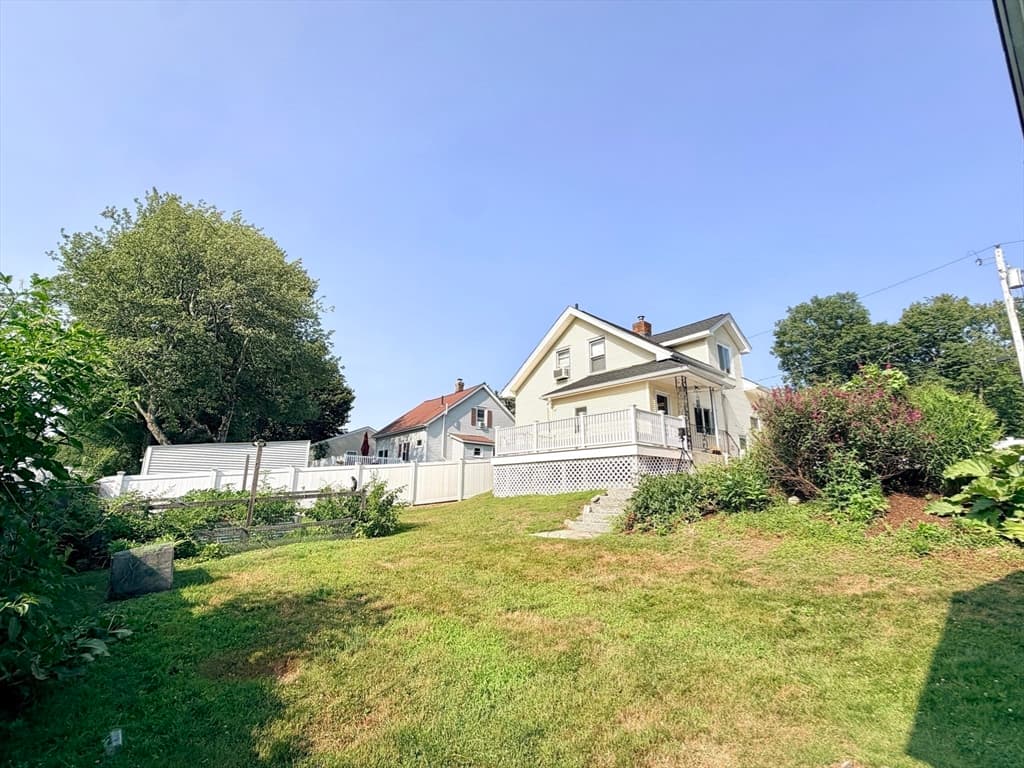 22 Pelican Ave, Worcester MA 01605 photo 10