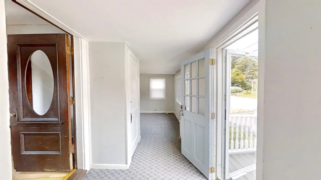 22 Pelican Ave, Worcester MA 01605 photo 14