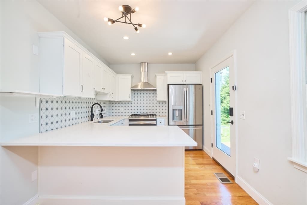 15 Clark St # 15, Winchester MA 01890 photo 8