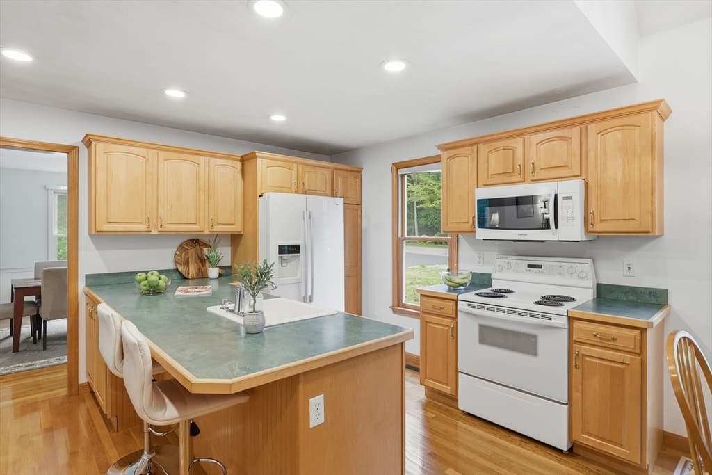 Single Family Residence at 32 Shaker Lane, Littleton MA 01460, Littleton, photo 15 of 35