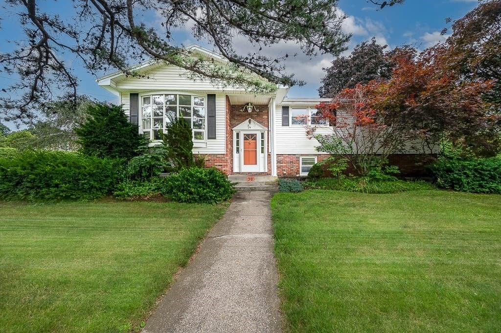 36 Roman Dr, Shrewsbury MA 01545