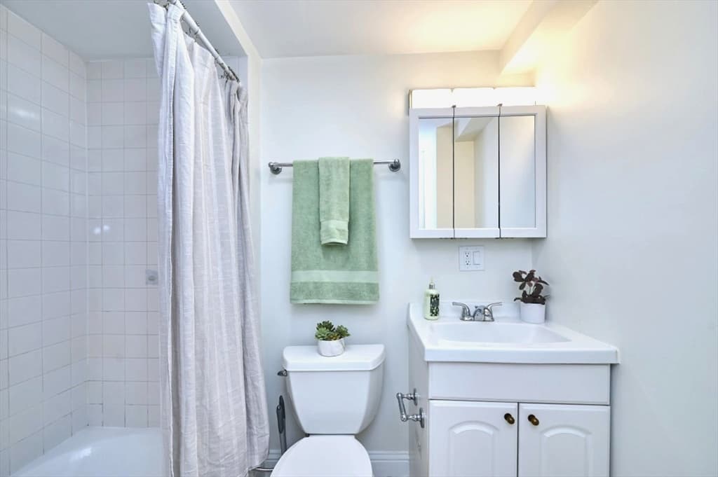 Condominium at 363 Cardinal Medeiros Ave # 363, Cambridge MA 02141, Cambridge, photo 13 of 20