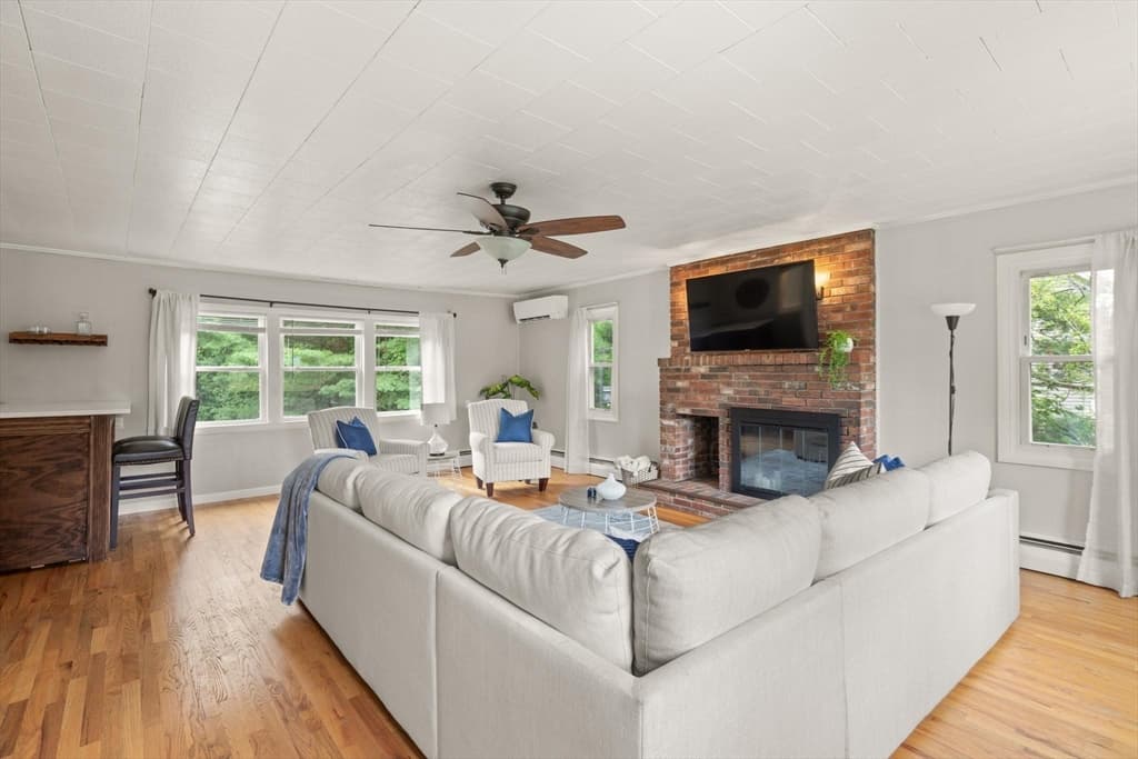 Single Family Residence at 335 Moosehill Road, Walpole MA 02032, Walpole, photo 10 of 30