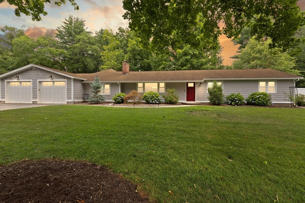 9 Wild Rose Dr, Andover MA 01810