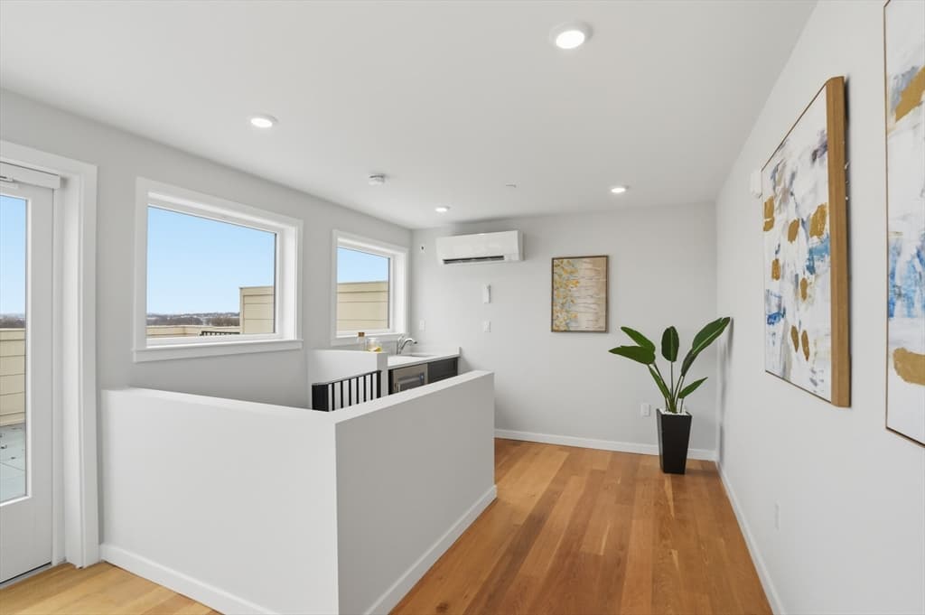Condominium at 267 Old Colony # 606, Boston MA 02127, Boston, photo 13 of 36