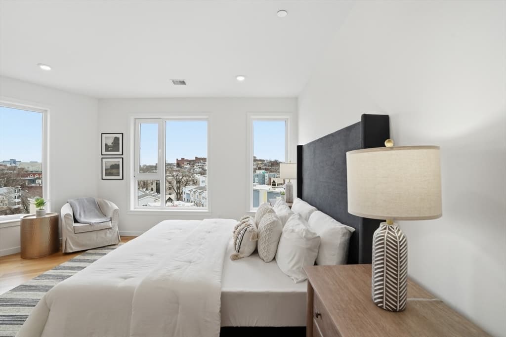 Condominium at 267 Old Colony # 606, Boston MA 02127, Boston, photo 17 of 36