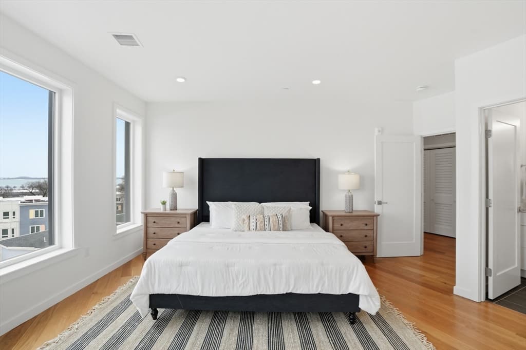 Condominium at 267 Old Colony # 606, Boston MA 02127, Boston, photo 16 of 36