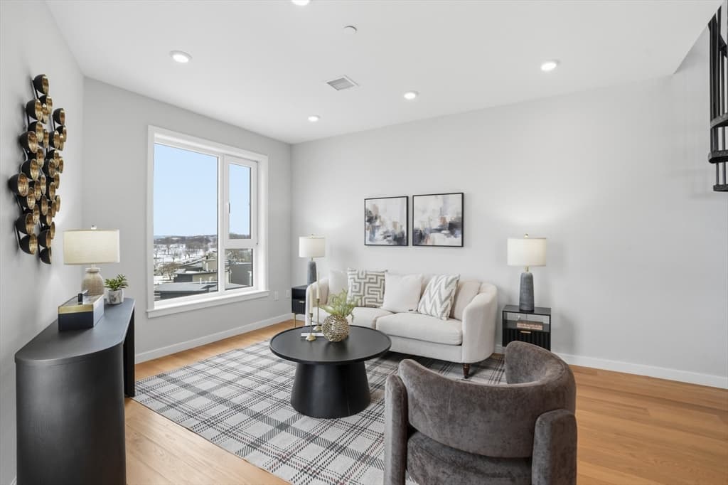 Condominium at 267 Old Colony # 606, Boston MA 02127, Boston, photo 7 of 36