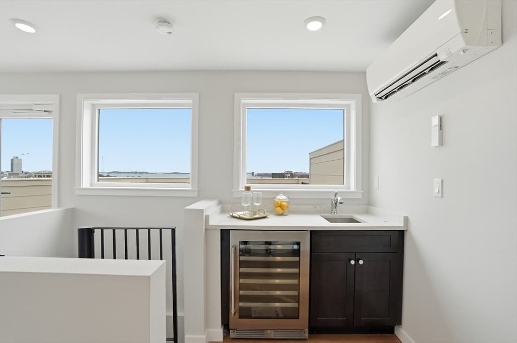 Condominium at 267 Old Colony # 606, Boston MA 02127, Boston, photo 11 of 36