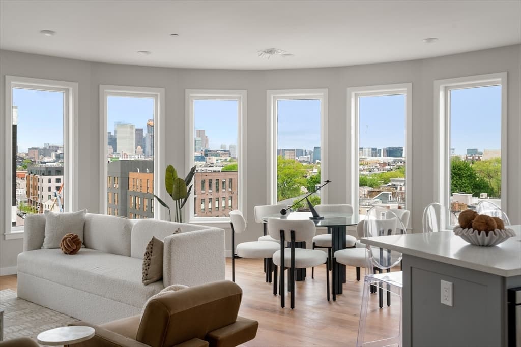 267 Old Colony # 404, Boston MA 02127
