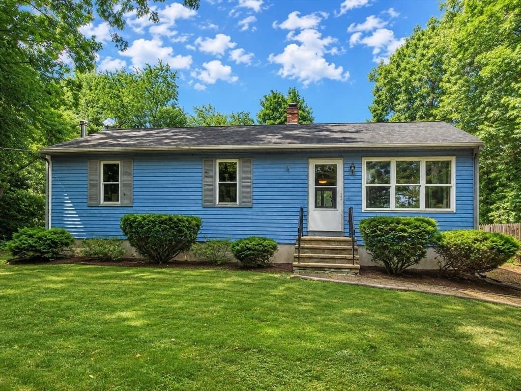 39 Bayview, Taunton MA 02780