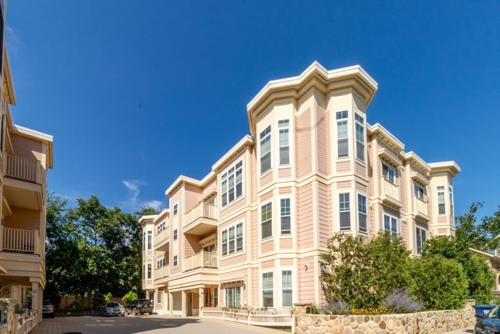 69 Bolton Street # 101, Cambridge MA 02140