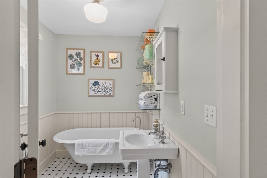 205 Meetinghouse Way, Edgartown MA 02539 photo 13