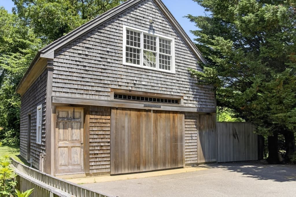 205 Meetinghouse Way, Edgartown MA 02539 photo 31