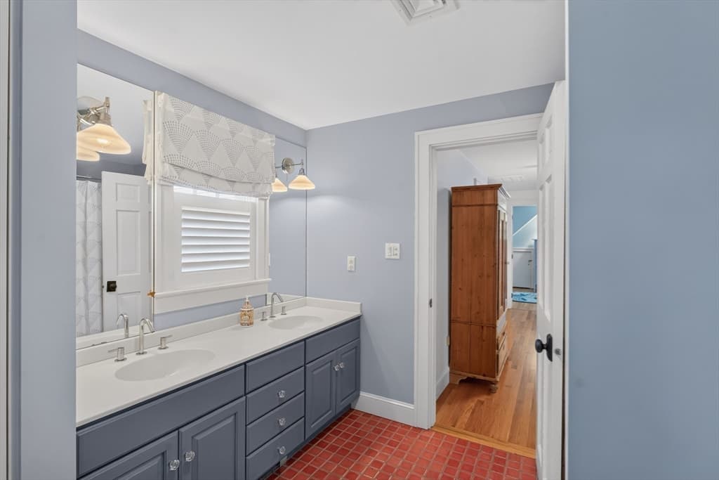 205 Meetinghouse Way, Edgartown MA 02539 photo 25