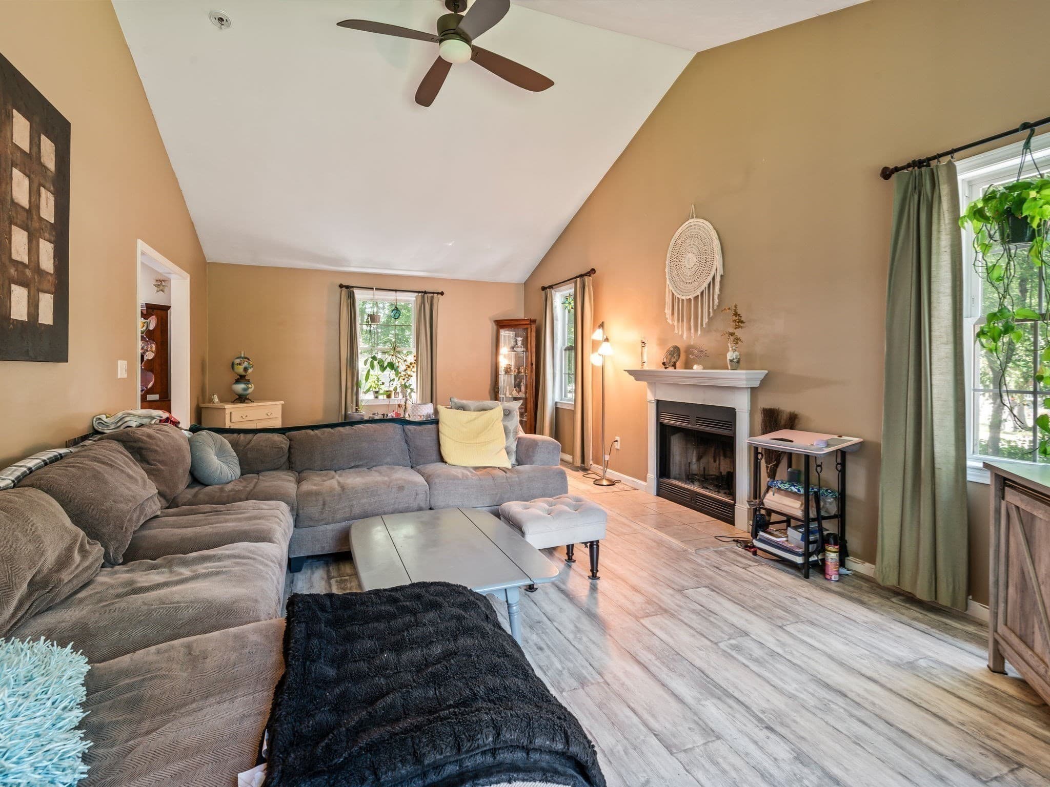 Single Family Residence at 4 Commonwealth Ave, Auburn MA 01501, Auburn, photo 22 of 40