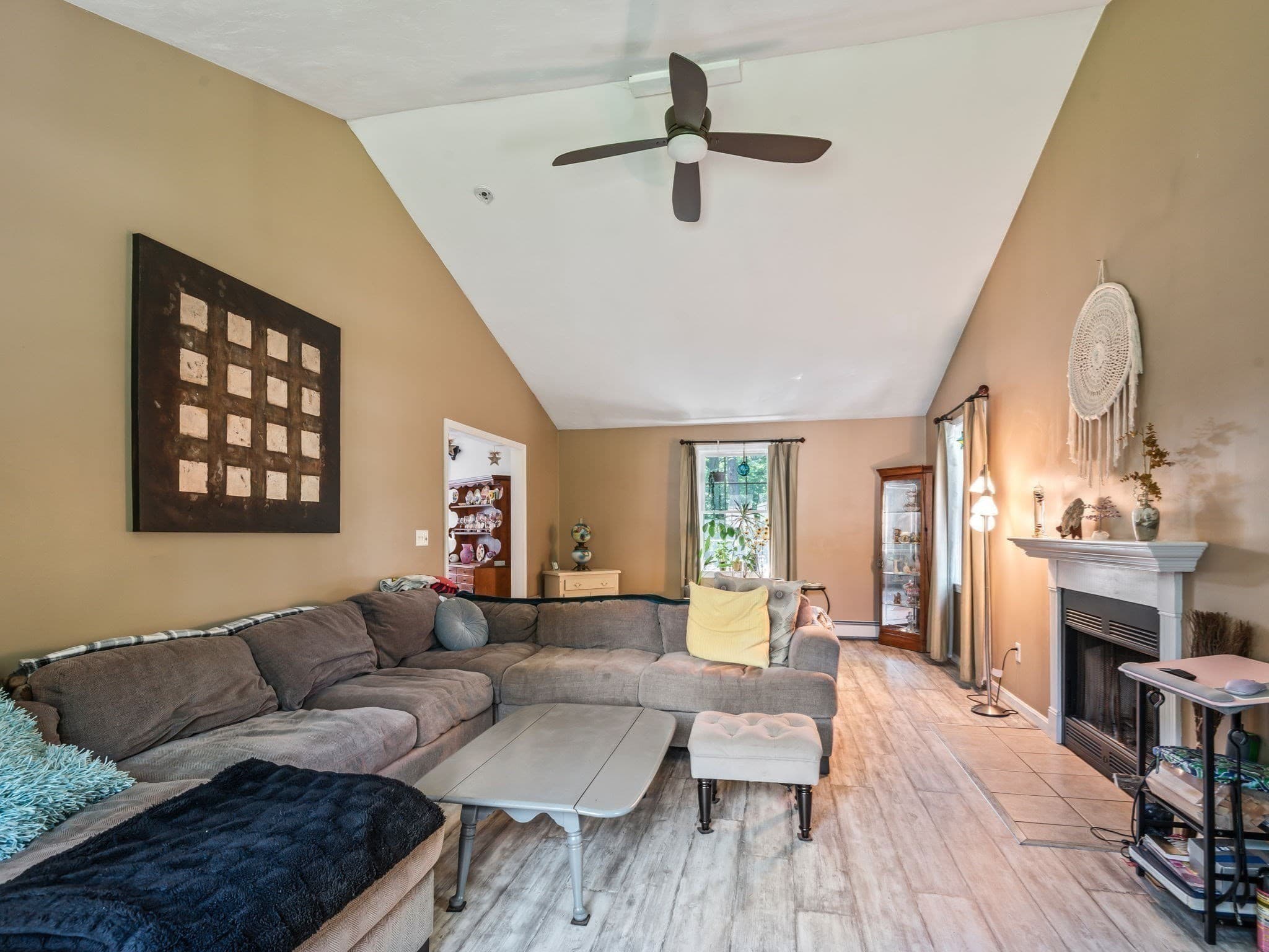 Single Family Residence at 4 Commonwealth Ave, Auburn MA 01501, Auburn, photo 20 of 40