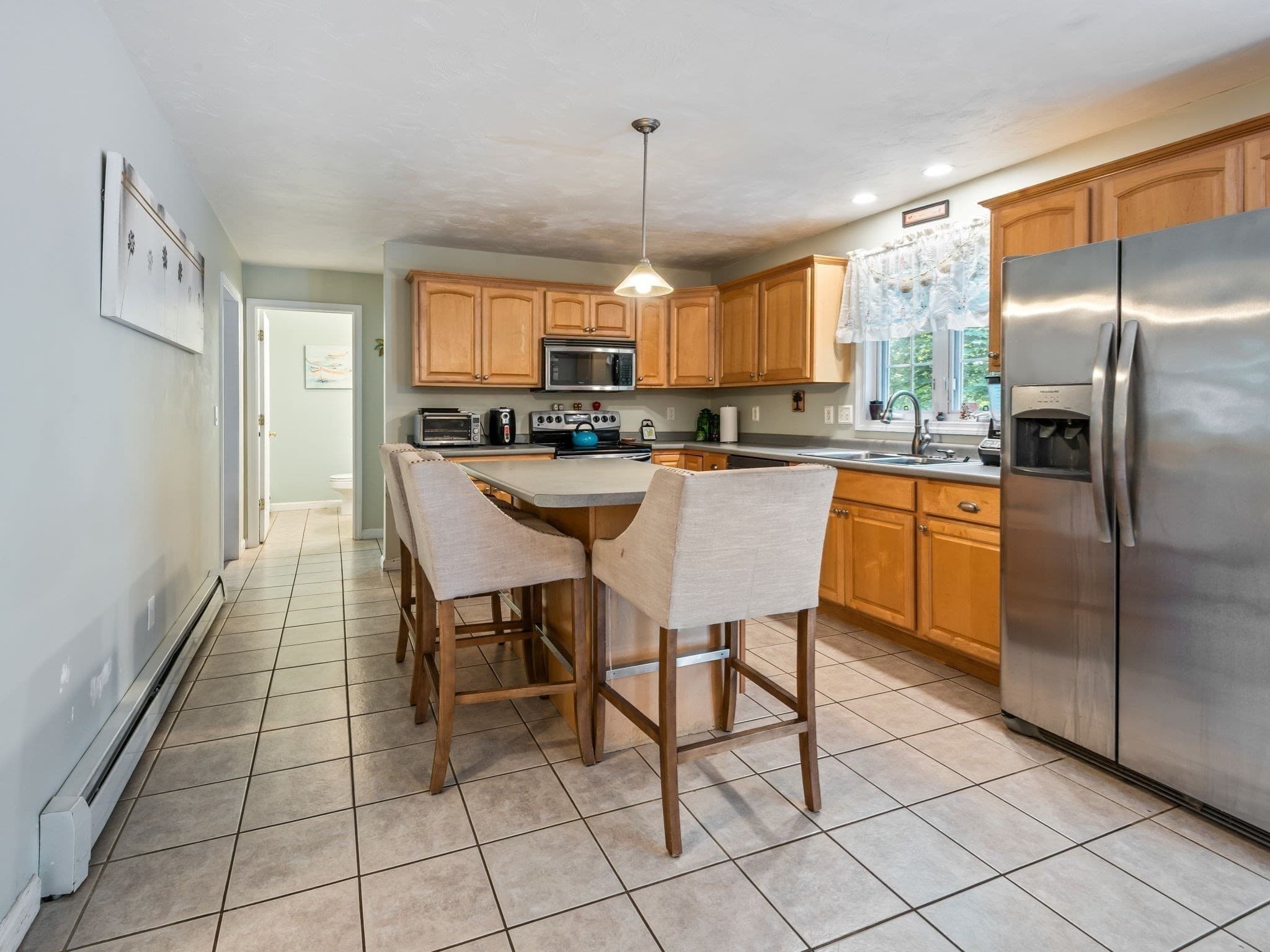 Single Family Residence at 4 Commonwealth Ave, Auburn MA 01501, Auburn, photo 9 of 40