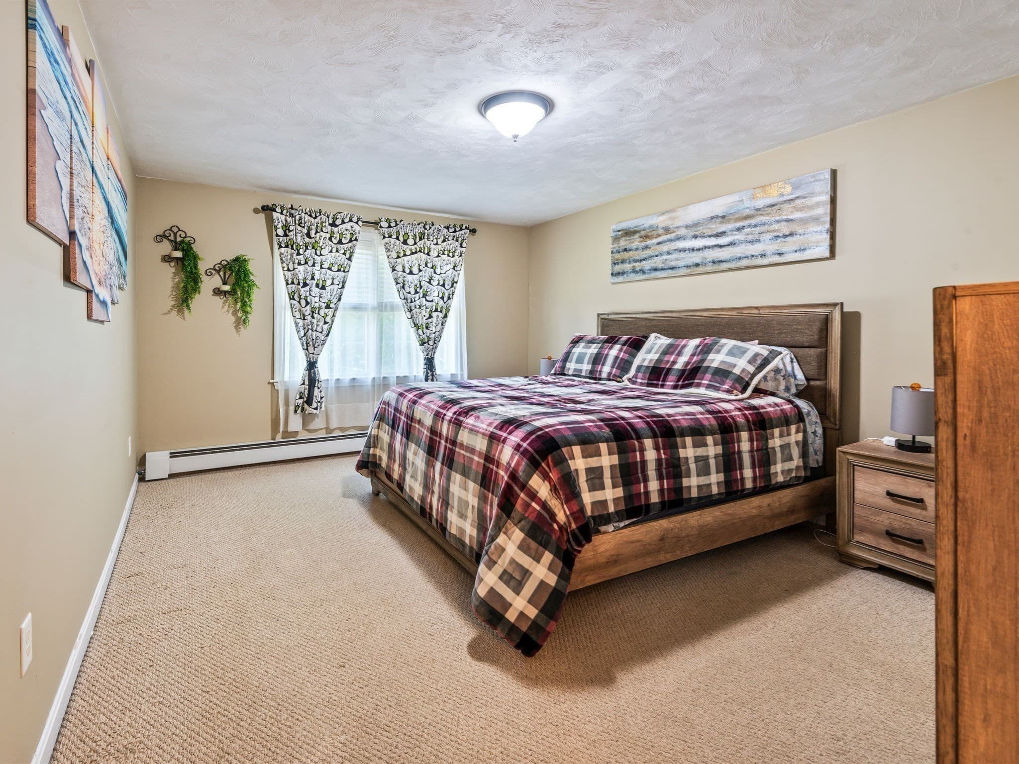 Single Family Residence at 4 Commonwealth Ave, Auburn MA 01501, Auburn, photo 33 of 40