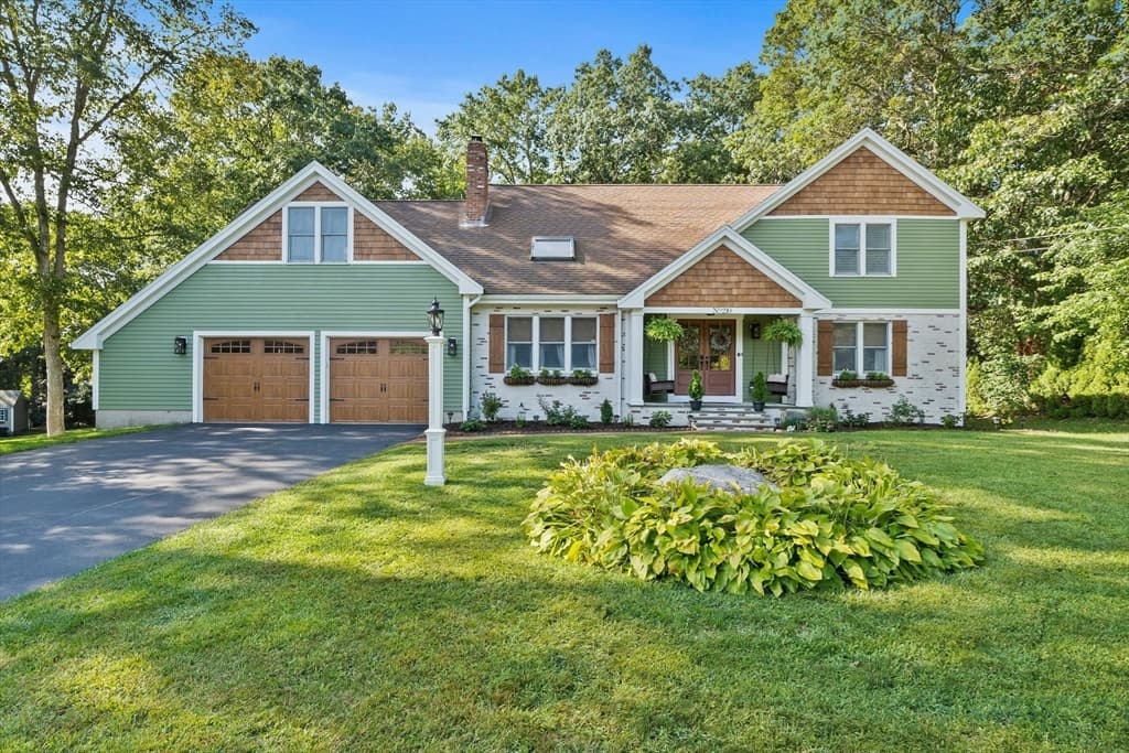 210 Boxwood Ln, Bridgewater MA 02324
